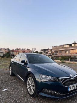 
										HATASIZ BOYASIZ TRAMERSIZ 2020 MODEL MAKYAJLI SKODA SUPERB full									