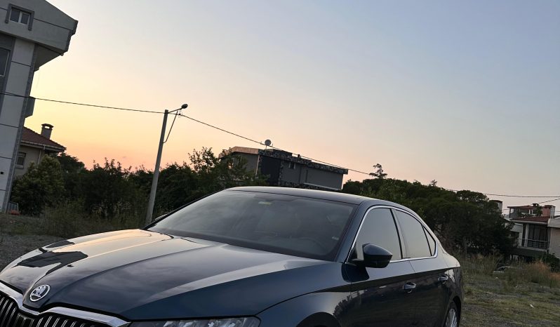 
								HATASIZ BOYASIZ TRAMERSIZ 2020 MODEL MAKYAJLI SKODA SUPERB full									